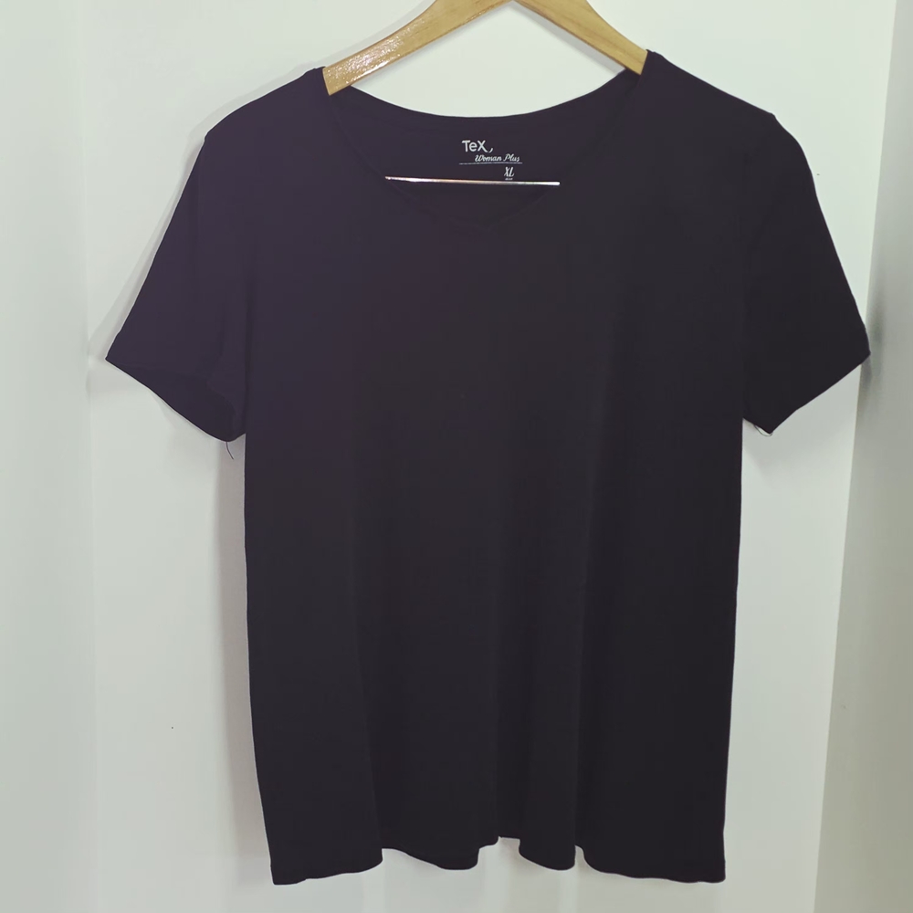 Tex Woman Plus XL Black V-Neck T-Shirt